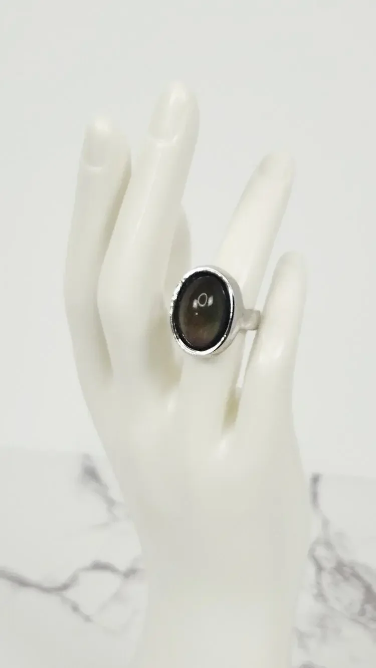 Vintage 1970s Retro Color Changing Oval Cabochon Mood Ring Silver Tone Size 8